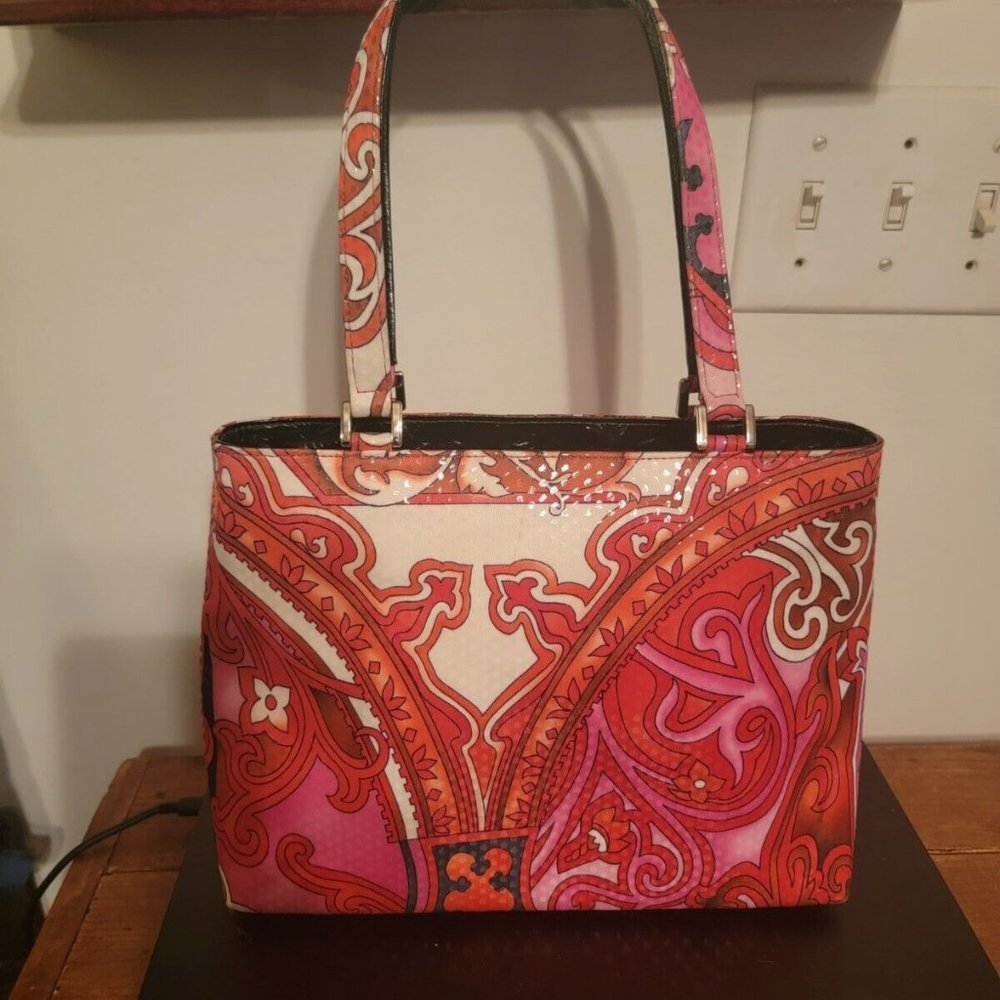 (1198) STUNNING Isabella Fiore handbag, simply beautiful